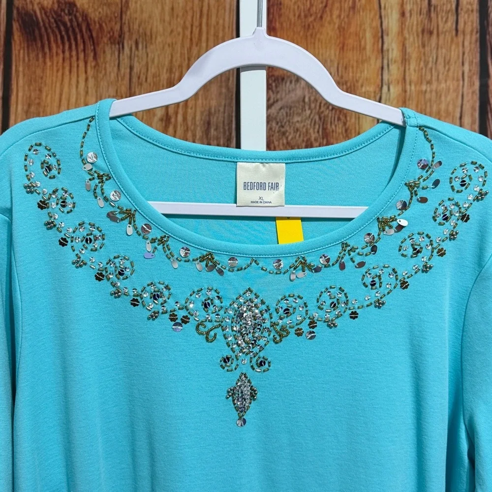 🚨(5/$10) Bedford Fair Embellished Short Sleeve Tee Size XL - Picture 2 of 3